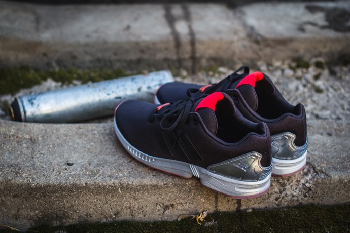Бренд adidas Originals выпустил лимитированную коллекцию кроссовок